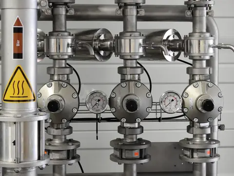 Stainless steel water pipes with valves and pressure gauges